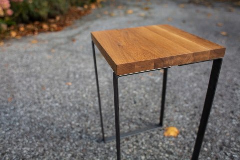 Taboret drewniany stołek dąb lity loft stal 50 cm Taboret drewniany stołek dąb lity loft stal 50 cm