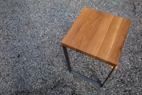 Taboret drewniany stołek dąb lity loft stal 50 cm Taboret drewniany stołek dąb lity loft stal 50 cm