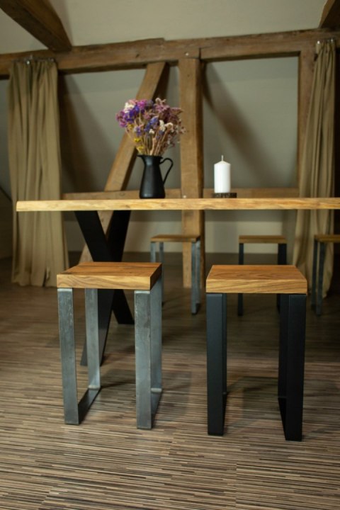 Taboret drewniany stołek dąb lity loft stal 52 cm Taboret drewniany stołek dąb lity loft stal 52 cm