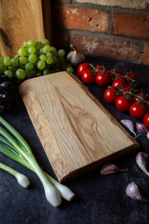 Deska do krojenia i serwowania RUSTIC dębowa 30 cm Deska do krojenia i serwowania RUSTIC dębowa 30 cm